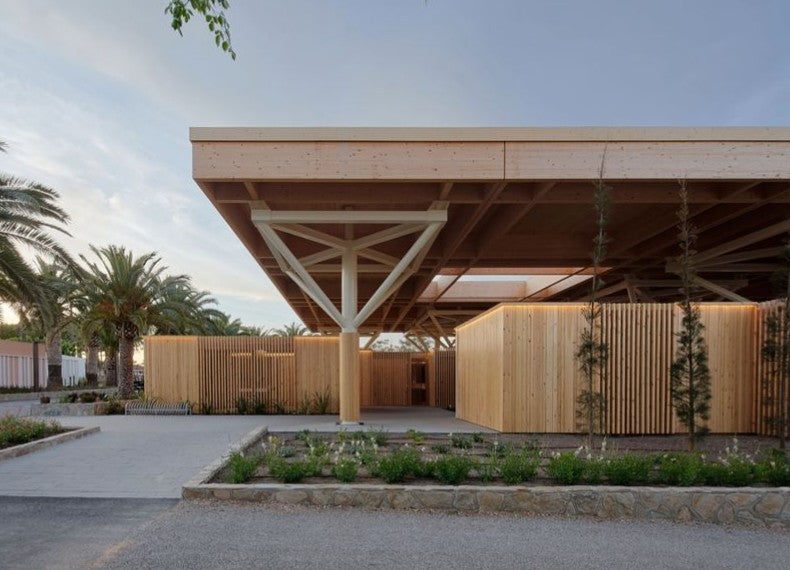 Construcció d'un Nou Edifici de Sanitaris / Anna Bastús Guinovart